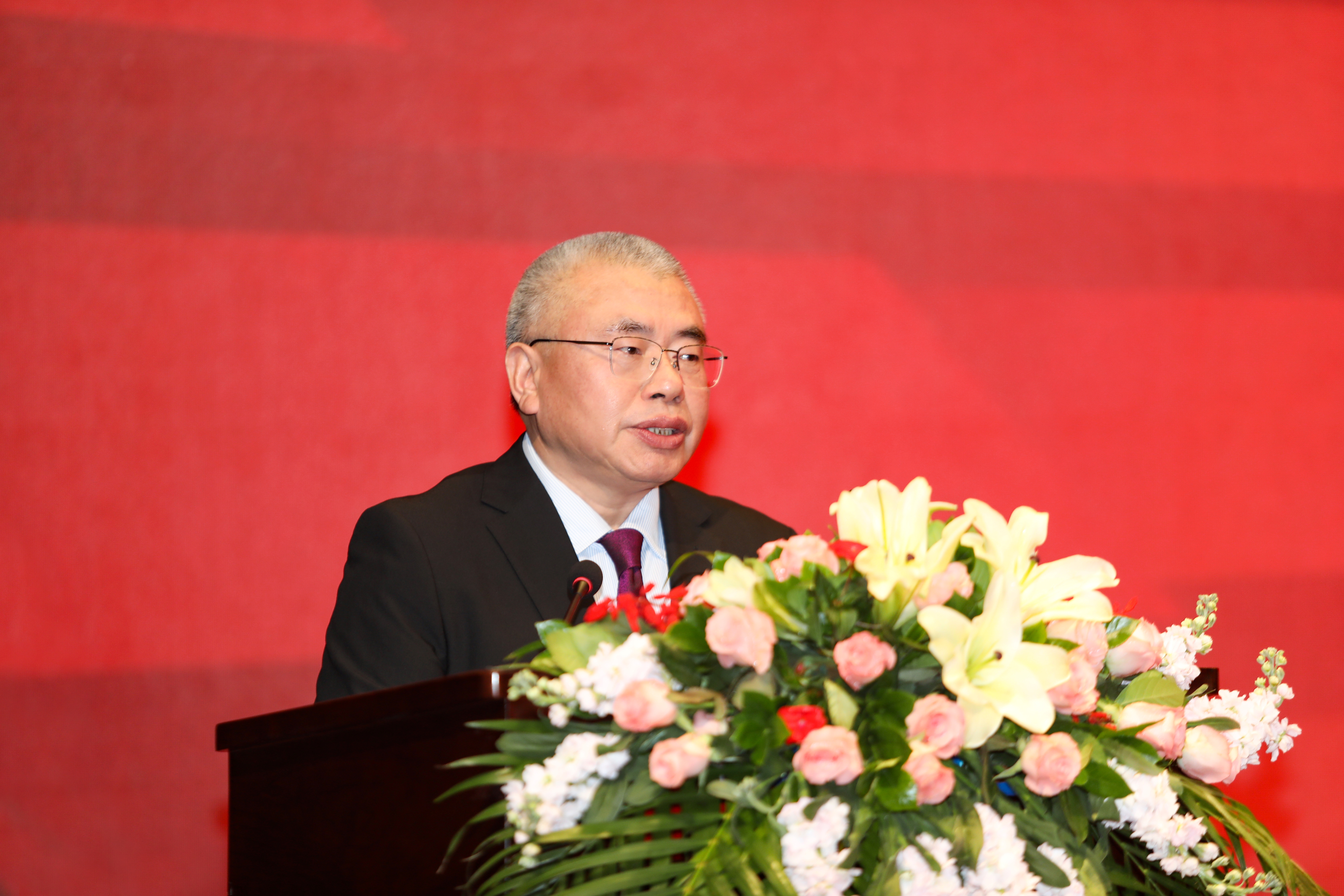 1.集團公司黨委書記、董事長、總經(jīng)理楊安國作大會致辭.JPG